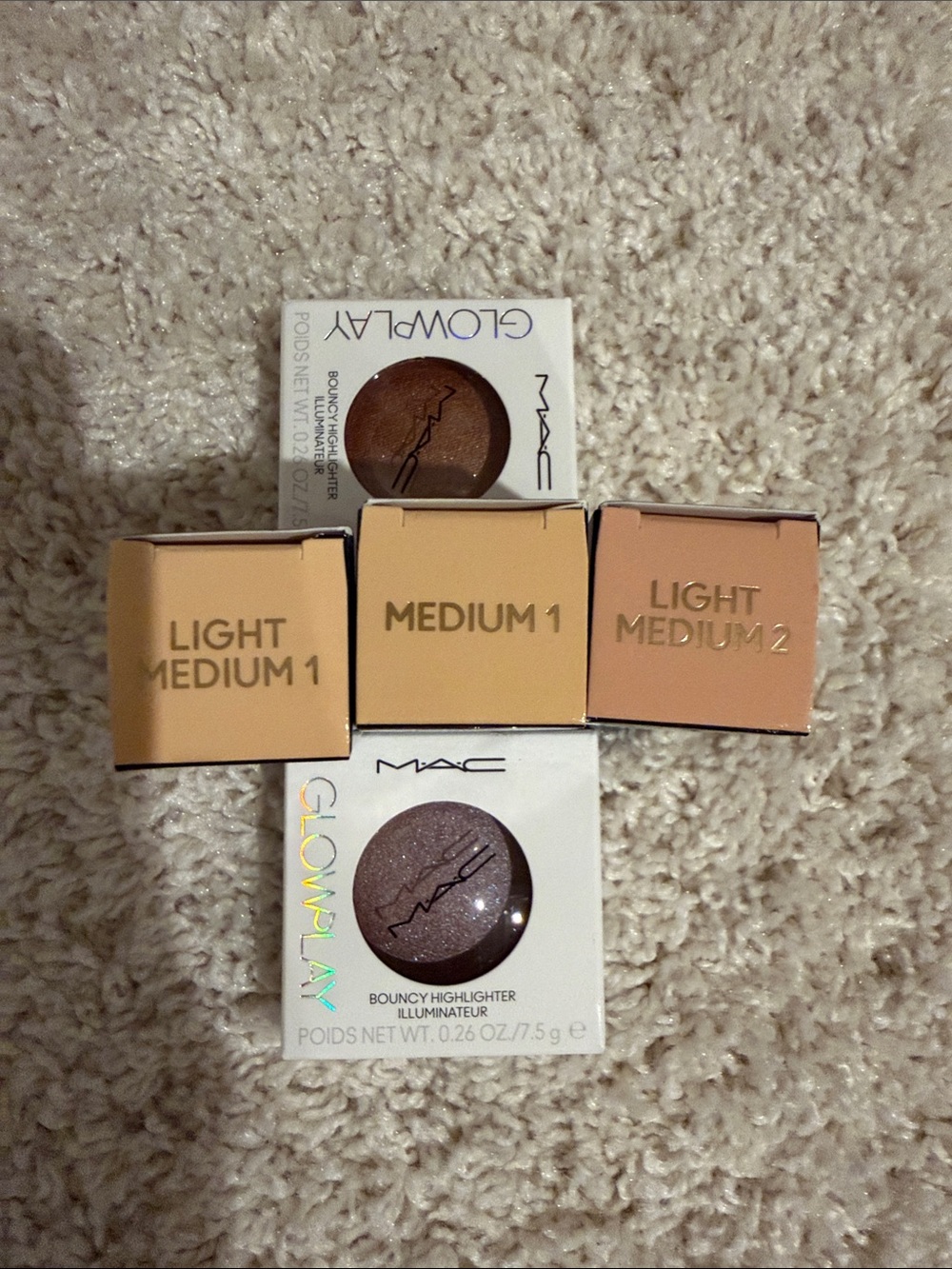 Mac Cosmetics Bundle - Picture 2 of 3